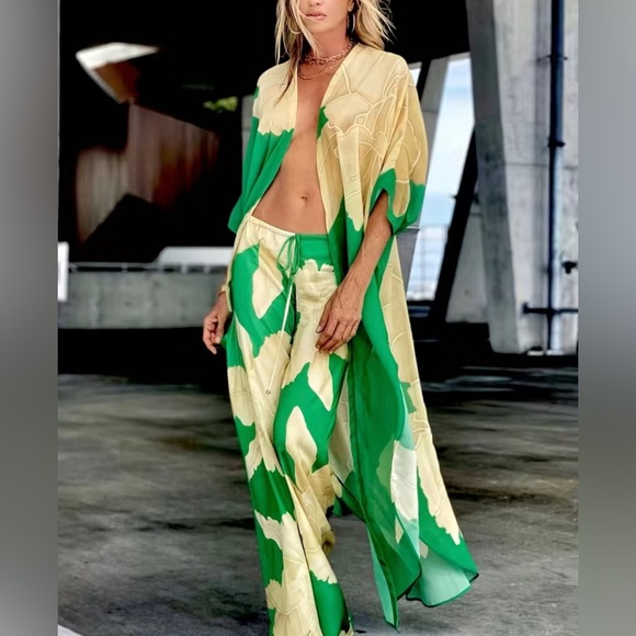 Floral Pattern Loose Fit Two Pieces Set. - Picture 3 of 5